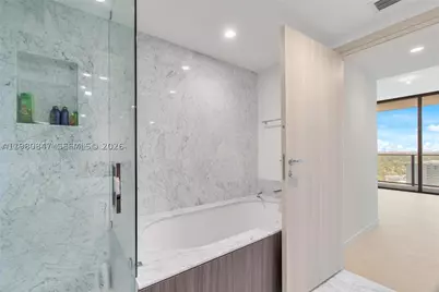 1000 Brickell #3310, Miami, FL 33131 - Photo 4