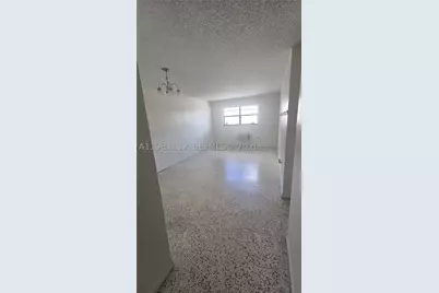 142 SW 18th #30, Miami, FL 33135 - Photo 2