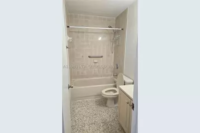 142 SW 18th #30, Miami, FL 33135 - Photo 4