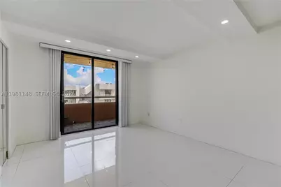 8101 Byron #509, Miami Beach, FL 33141 - Photo 8