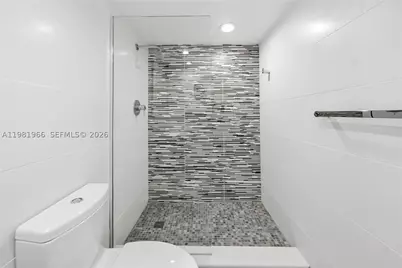 5750 Collins #4F, Miami Beach, FL 33140 - Photo 34
