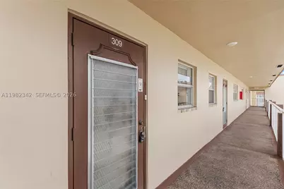 8950 Sunrise Lakes #309, Sunrise, FL 33322 - Photo 30