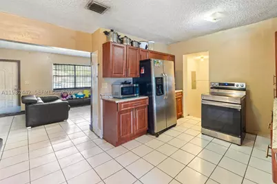 6223 NW Miami, Miami, FL 33150 - Photo 6