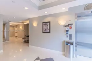 111 E Flagler, Miami, FL 33131 - Photo 24