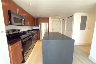 111 E Flagler, Miami, FL 33131 - Photo 4