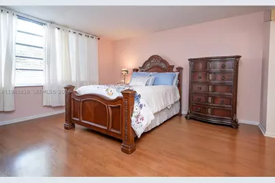 1000 Colony Point #203, Pembroke Pines, FL 33026 - Photo 22