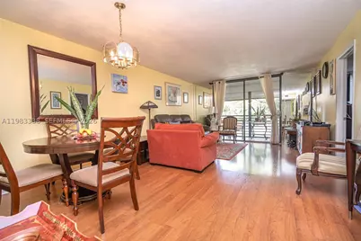 1000 Colony Point #203, Pembroke Pines, FL 33026 - Photo 2