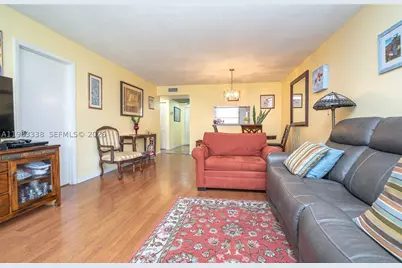 1000 Colony Point #203, Pembroke Pines, FL 33026 - Photo 6