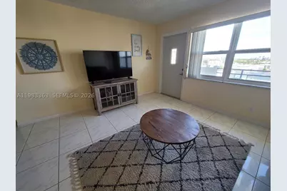 401 Golden Isles #1114, Hallandale Beach, FL 33009 - Photo 6
