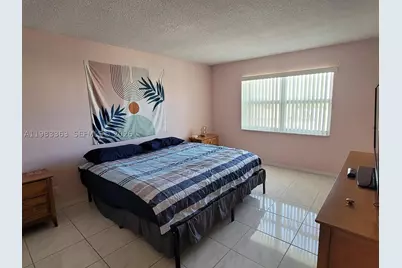 401 Golden Isles #1114, Hallandale Beach, FL 33009 - Photo 10