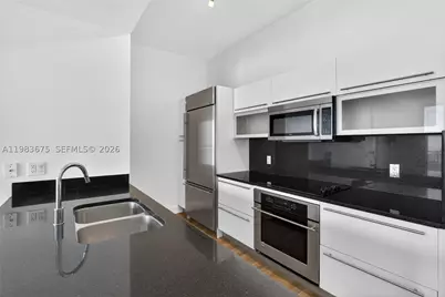 950 Brickell Bay #4100, Miami, FL 33131 - Photo 6