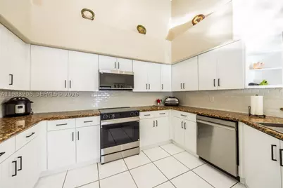930 NW 197th, Pembroke Pines, FL 33029 - Photo 12