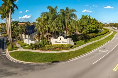 930 NW 197th, Pembroke Pines, FL 33029 - Photo 4