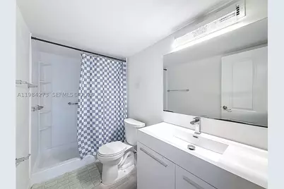 1000 Parkview #121, Hallandale Beach, FL 33009 - Photo 26