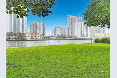 1000 Parkview #121, Hallandale Beach, FL 33009 - Photo 58