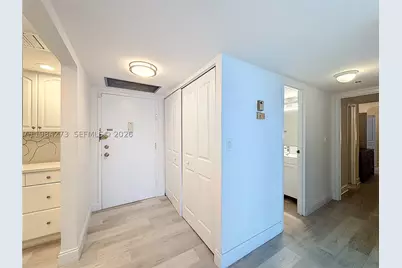 1000 Parkview #121, Hallandale Beach, FL 33009 - Photo 20