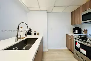 540 Brickell Key, Miami, FL 33131 - Photo 14