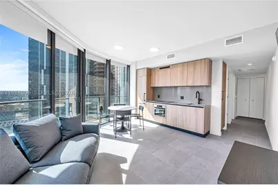 121 NE 5th #3005, Miami, FL 33130 - Photo 4