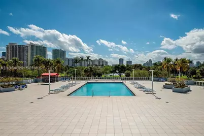 3675 N Country Club #1907, Aventura, FL 33180 - Photo 36