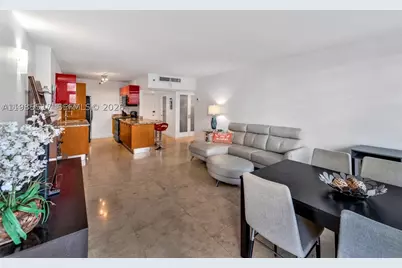 100 Lincoln #308, Miami Beach, FL 33139 - Photo 4