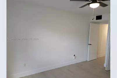601 Ives Dairy #103-8, Miami, FL 33179 - Photo 28