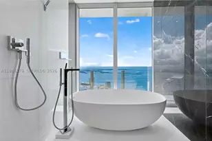 300 Biscayne Blvd, Miami, FL 33131 - Photo 26