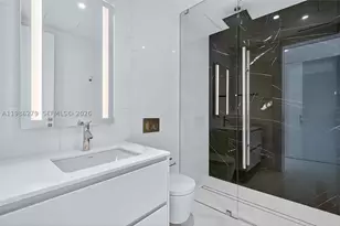300 Biscayne Blvd, Miami, FL 33131 - Photo 22