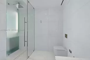 300 Biscayne Blvd, Miami, FL 33131 - Photo 32