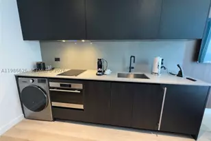 20 NE 11th, Miami, FL 33132 - Photo 6