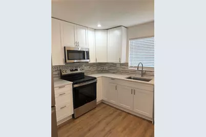11201 NE 3rd, Miami, FL 33161 - Photo 10