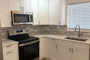 11201 NE 3rd, Miami, FL 33161 - Photo 10
