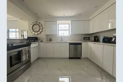 5555 Collins #8R, Miami Beach, FL 33140 - Photo 22