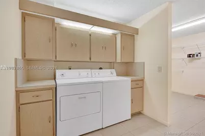 1715 Whitehall #202, Davie, FL 33324 - Photo 6