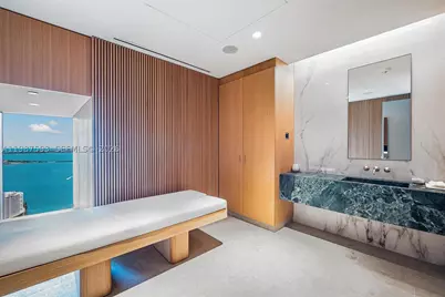 300 Biscayne Blvd #2106, Miami, FL 33131 - Photo 48