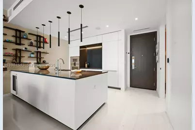300 Biscayne Blvd #2106, Miami, FL 33131 - Photo 6