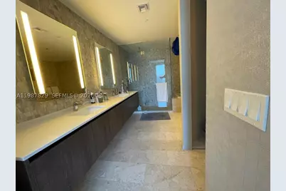 88 SW 7th #3609, Miami, FL 33130 - Photo 6