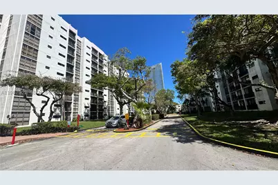 17021 N Bay #1015, Sunny Isles Beach, FL 33160 - Photo 36