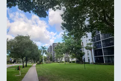 3475 N Country Club #202, Aventura, FL 33180 - Photo 4