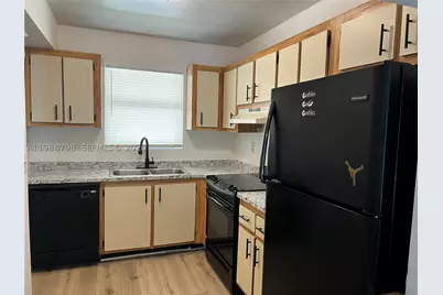 6001 Shakerwood #204, Tamarac, FL 33319 - Photo 4