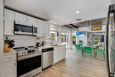 212 SW 1st, Hallandale Beach, FL 33009 - Photo 10