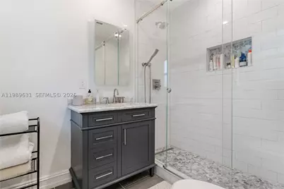 426 Hardee, Coral Gables, FL 33146 - Photo 10