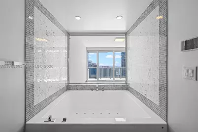 200 Biscayne Boulevard #3707, Miami, FL 33131 - Photo 22