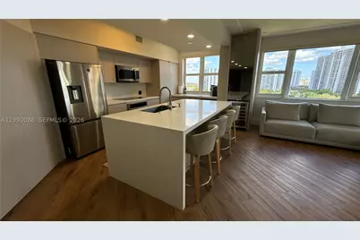 20000 E Country Club #1016, Aventura, FL 33180 - Photo 2