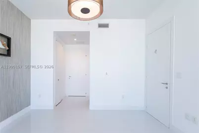 200 Biscayne Blvd #4512, Miami, FL 33131 - Photo 12