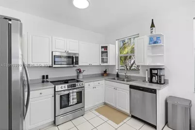 1120 Canella #1120, Hollywood, FL 33019 - Photo 10