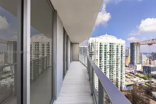 77 SE 5th, Miami, FL 33131 - Photo 14