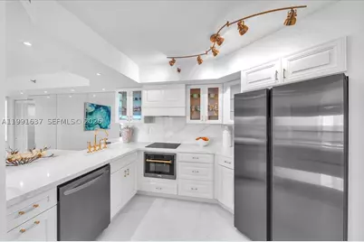 6767 Collins #1110, Miami Beach, FL 33141 - Photo 12