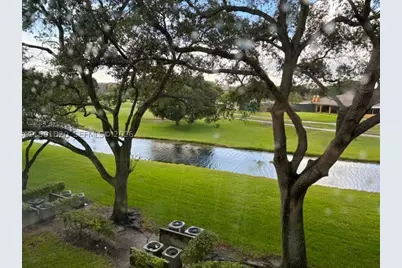 1001 SW 128th #307B, Pembroke Pines, FL 33027 - Photo 4
