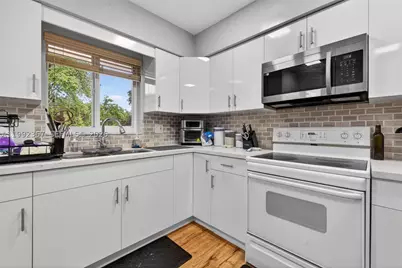 412 S Luna #11, Hollywood, FL 33021 - Photo 14