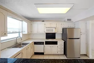137 Golden Isles, Hallandale Beach, FL 33009 - Photo 8